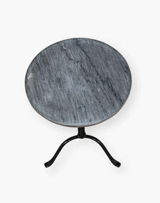Elegant Metal Tripod Side Table with Marble Top: Graceful design featuring a circular marble top, seamlessly blending timeless elegance into any decor.