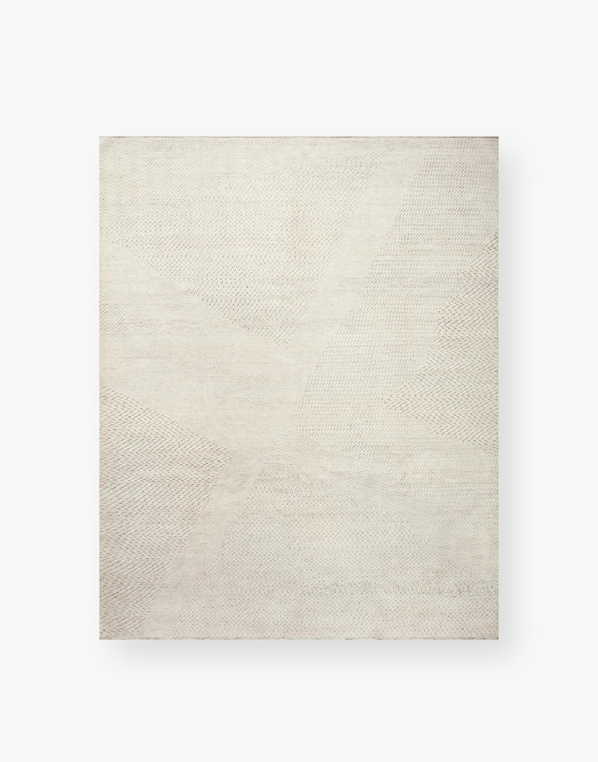 Hand Knotted Rug in Ivory.