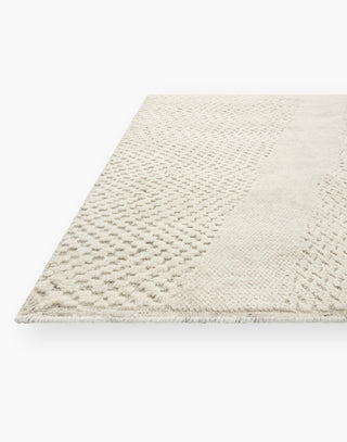 Hand Knotted Rug in Ivory.
