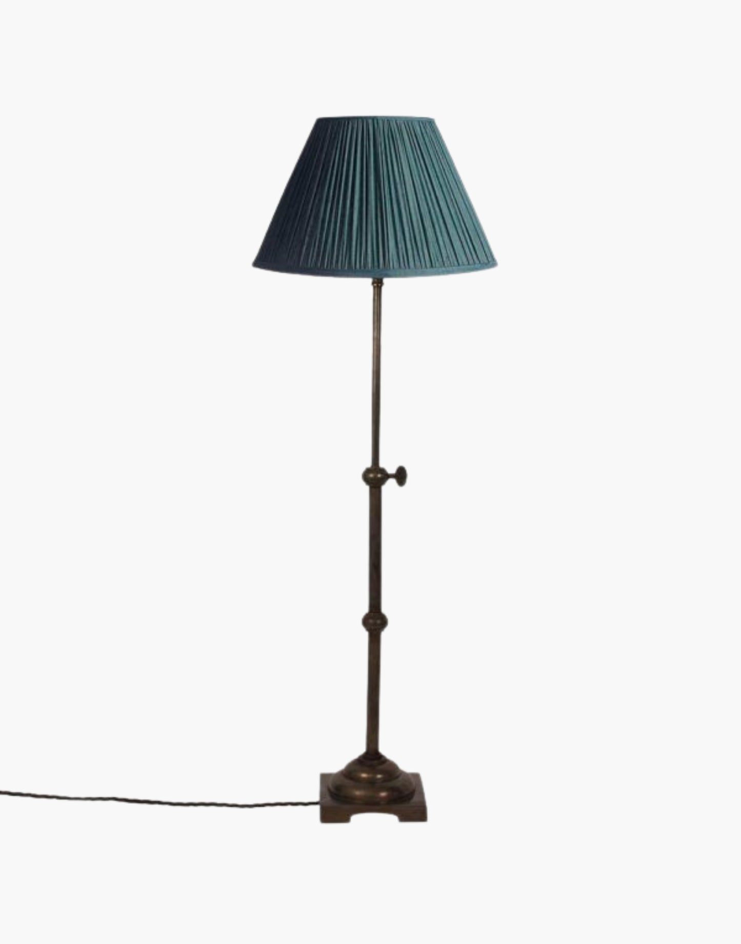 Pullman Lamp in solid brass, inspired by 1930s–1940s Pullman railway dining cars. Adjustable height with customizable finishes and shade options. Elegant and timeless design.