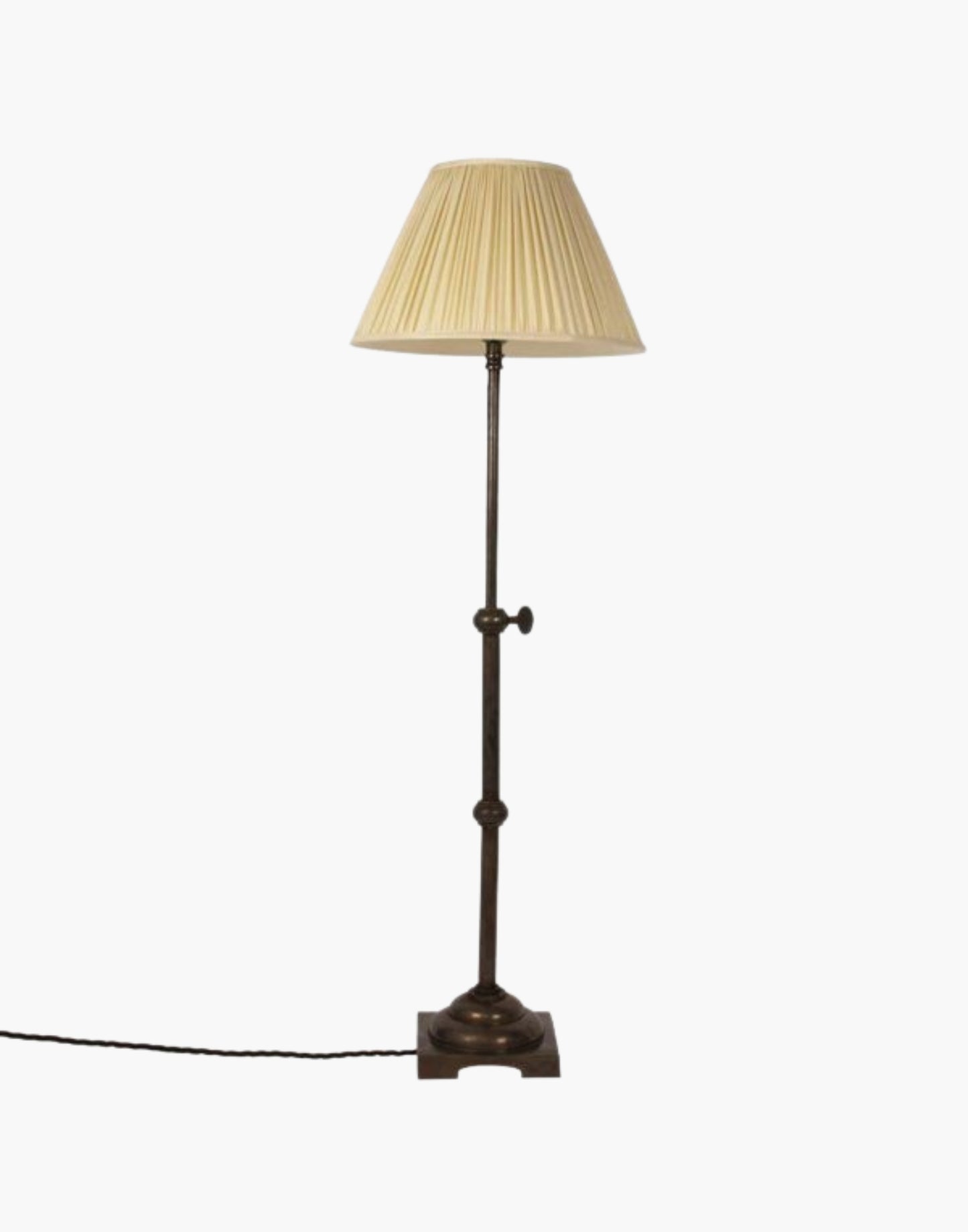 Pullman Lamp in solid brass, inspired by 1930s–1940s Pullman railway dining cars. Adjustable height with customizable finishes and shade options. Elegant and timeless design.