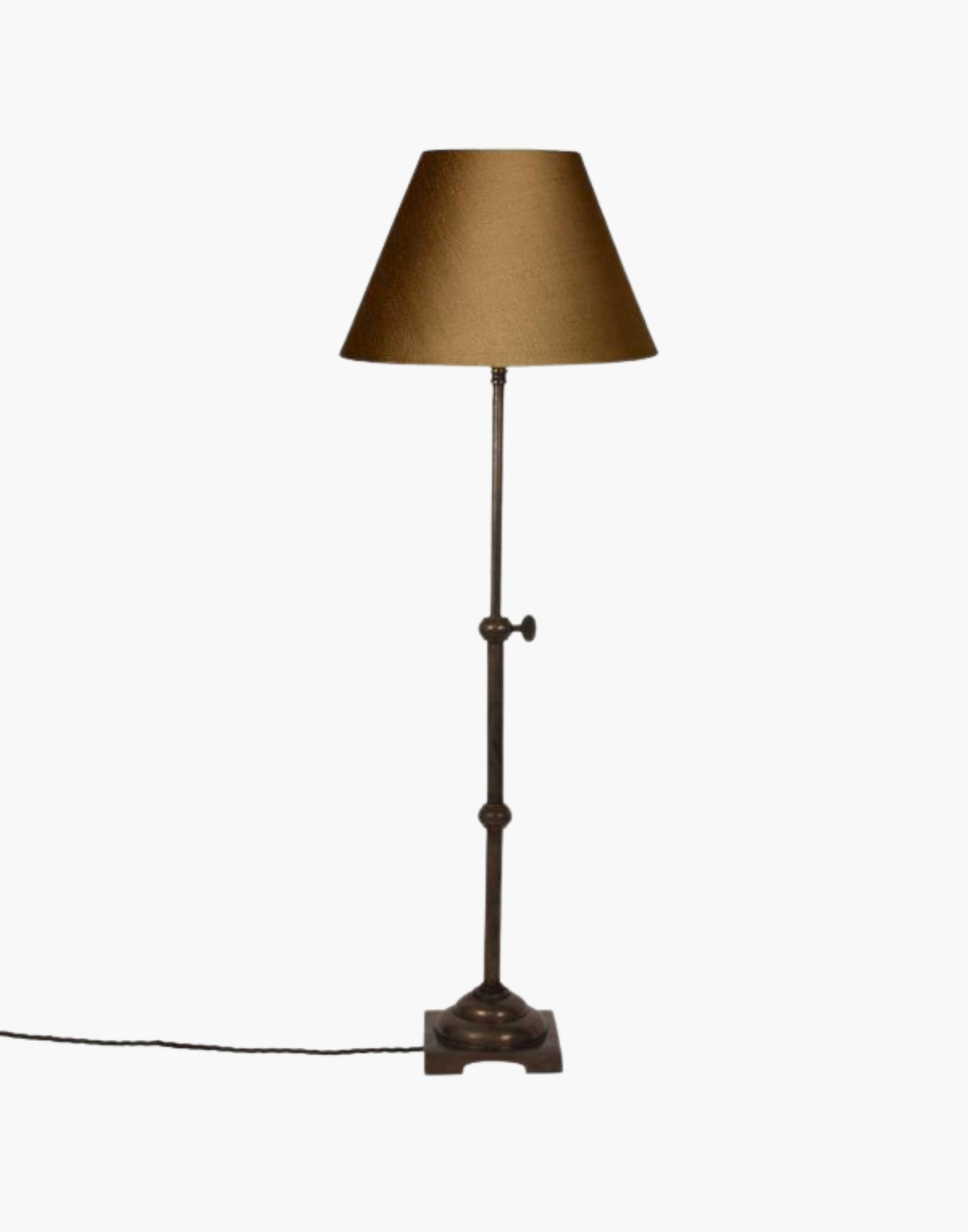 Pullman Lamp in solid brass, inspired by 1930s–1940s Pullman railway dining cars. Adjustable height with customizable finishes and shade options. Elegant and timeless design.